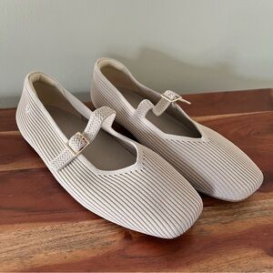 Vivaia Square-Toe Mary Janes (Margot Mary Jane)